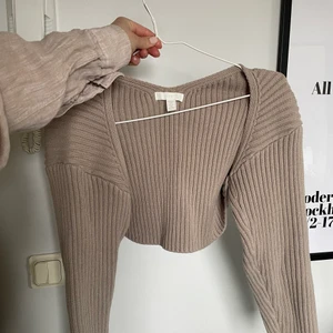 Bolero  - Beige bolero aldrig använd 