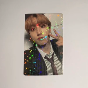 WTS - Har: Jisung Christmas Evel Soumdwave POB. Säljer för 150kr + frakt. Du kan också skriva till mig på instagram (@hugforbeomgyu) där kan du också hitta proof på tidigare trades och sales.