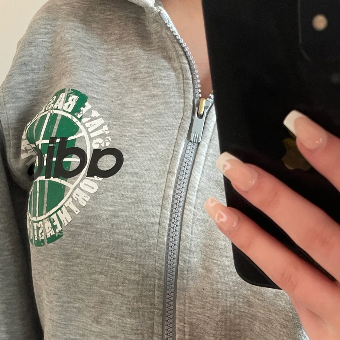 Adidas cip up hoodie  - 90