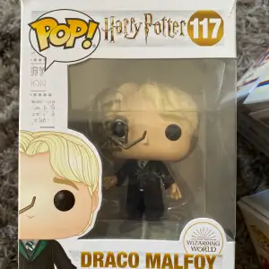 Draco Malfoy och Ginny Weasley från filmerna Harry Potter! 200kr st eller 350kr för båda! Gratis frakt