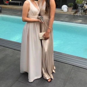 Balklänning  - Super fin balklänning i storlek S. Köpt på bubbelroom💕