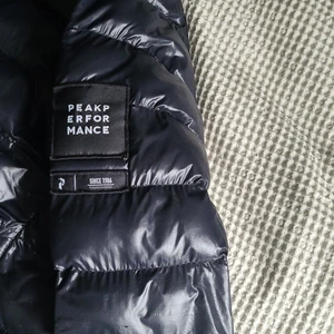 Peak Performancejacka - Peak jacka passar mig som är 179 Pris kan diskuteras 