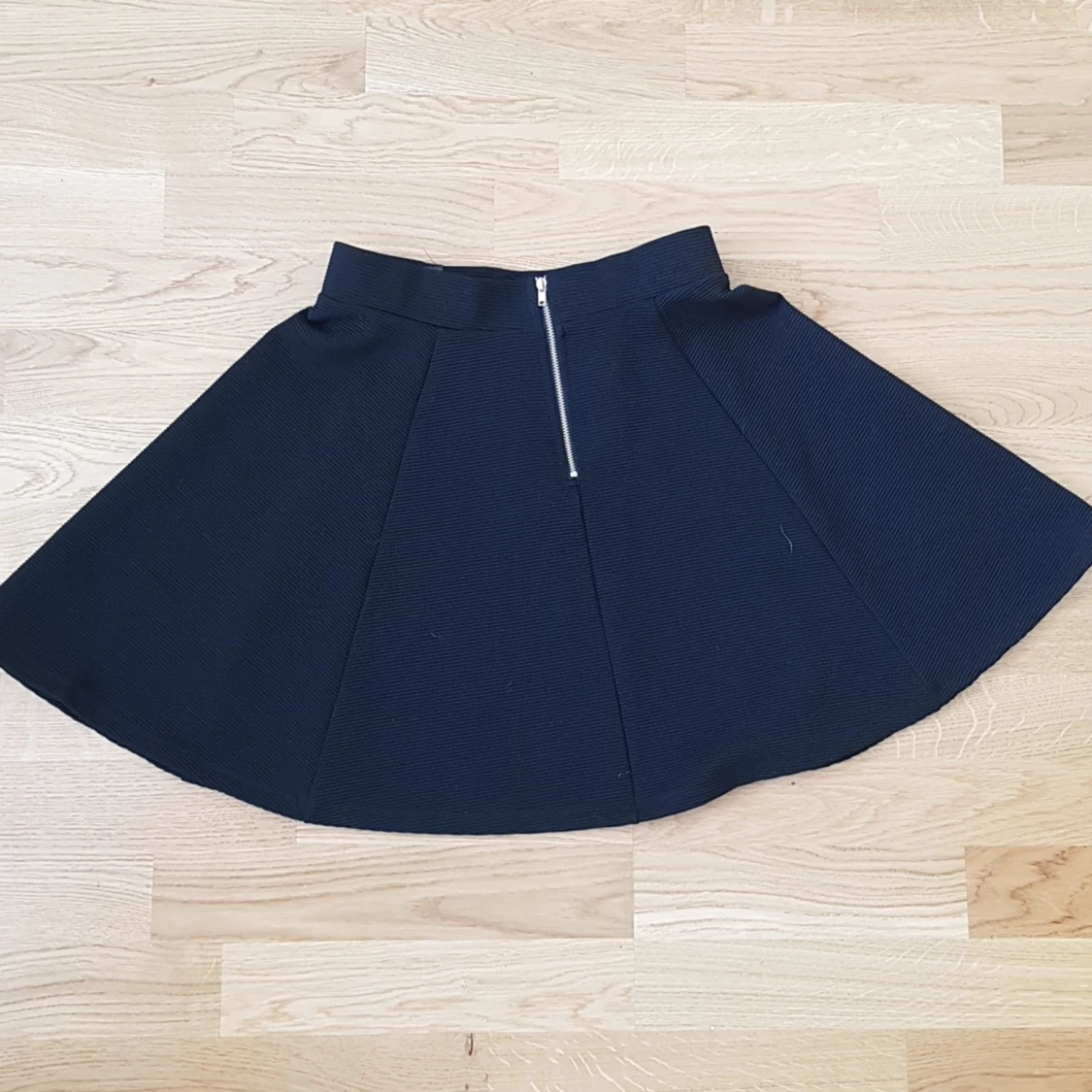 Kjol högre i midjan volang stil