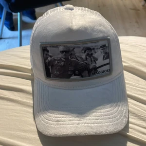 MAGGIORE keps - Hej! Säljer denna Maggiore keps! Gillade den inte riktigt därför säljer jag den. 