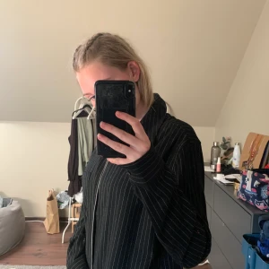 Vit randig jacka - Från weekday orginalpris 499kr