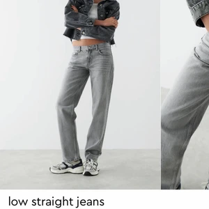 Jätte fina svarta jeans - Nästan helt nya svarta/tvättad svart färg i stl 34. (Modellen på bilden med inte samma färg) Lowwaist/mid Waist. Endast använda ett par fåtal gånger och säljs därför då dom är för små för mig Kan tänka mig att gå ner i pris vid snabb affär