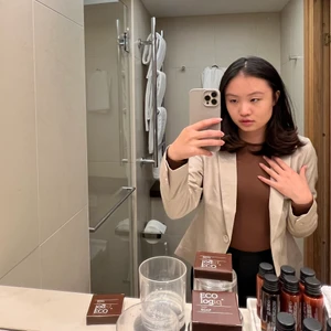 Nelly x Bianca långärmad body - Brun långärmad body från biancas Nelly kollektion. Superskön material. Storlek XS / 34. Använd enstaka gånger.   JAG HAR EN I VIT OCKSÅ. SÄLJER GÄRNA BÅDA SAMTIDIGT