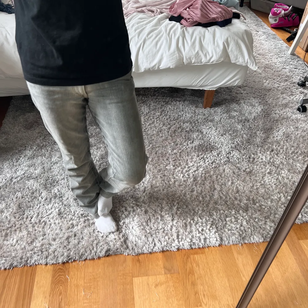 Säljer mina skitsnygga lågmidjade jeans!. Jeans & Byxor.