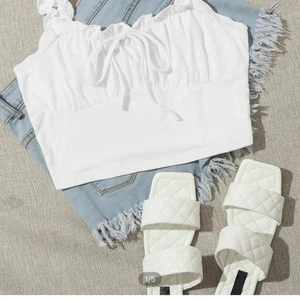 Shein - Säljer då den inte sitter bra på mig