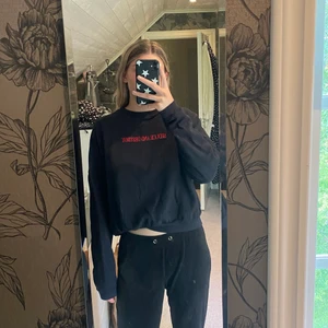 Svart tröja från Carlings - En svart tröja från Carlings i storlek M