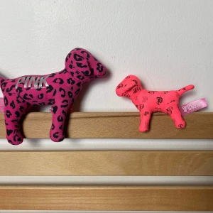 Pink/ Victoria  secret hundar  - Vintage/y2k hundar från pink