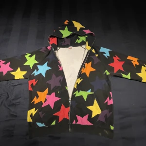 Bapesta Hoodie - Färgglad vintage hoodie från bape. Väldigt sällsynt, tillverkad 2001. Väldigt bra skick för sin ålder.