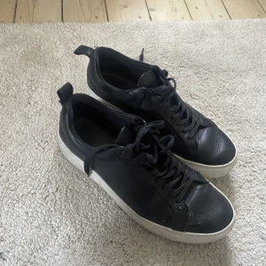 Vagabond sneakers  - Säljer dessa vagabond sneakers då jag ej använder dessa mer. Dom har tecken på användning men ser man bortom det så är dom i bra skick💞