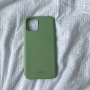 Mobilskal iPhone 11 pro - Jättefint skal ifrån holdit i storlek iPhone 11 pro. Säljer då jag har en annan mobil. Det är i superbra skick och inga defekter! Köpt för 200