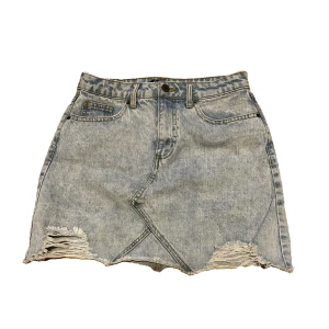 Kjol - Fin jeans kjol, sparsamt använd💗