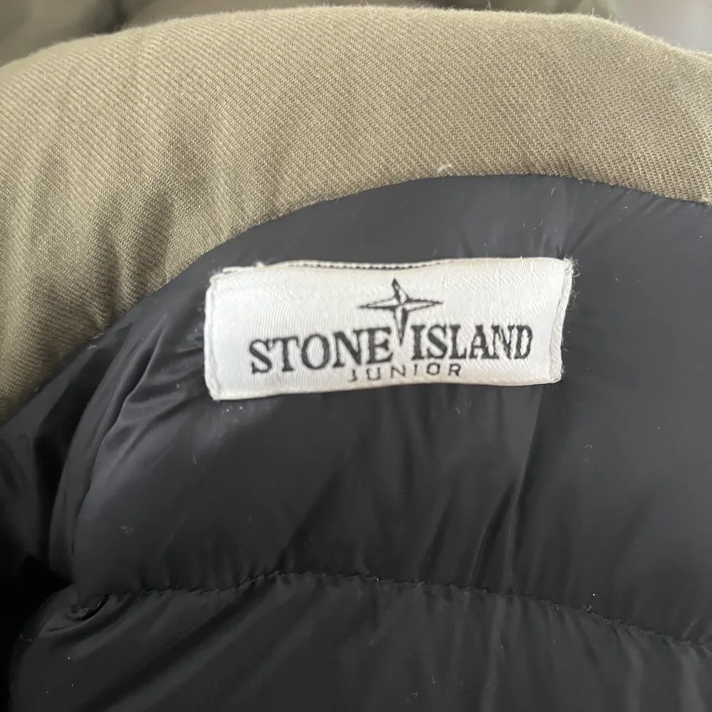 Säljer Stone Island jacka då jag vuxit ur den. Jackan är i bra skick. Jackor.