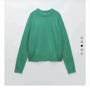 Stickad tröja från zara - Säljer denna fina stickade tröjan från zara i strl S då jag inte använder den längre 💕 