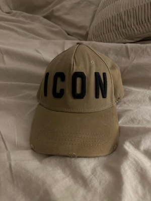 dsquared keps icon - Dsquared keps icon köpt längesen Använt men inte skitig eller trasig 