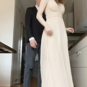 Balklänning  - Säljer min fina balklänning! Älskar den men kommer inte få mer användning för den😿köpt för 1500 och är för lång för mig som e 165 men i klackar passar den❤️