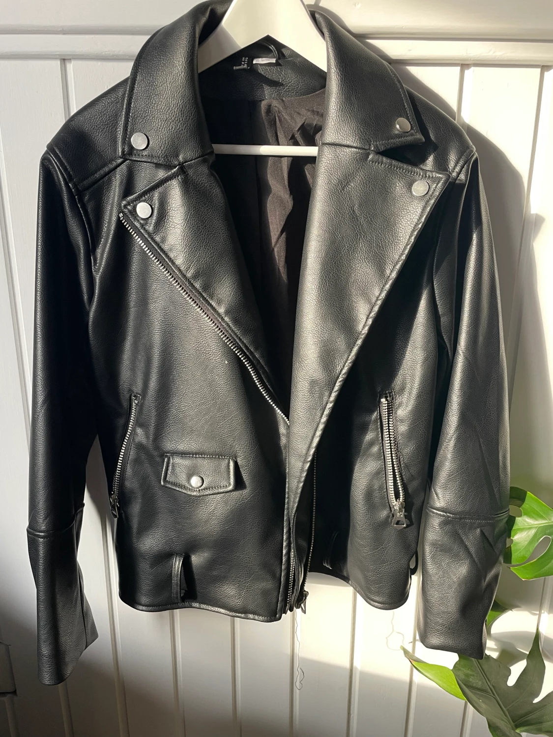 Skinnjacka ☀️☀️