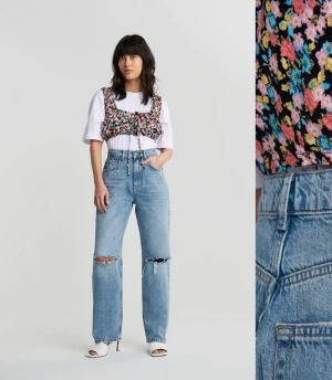 GINA BYXOR - Ginas 90s highwaist med hål i, inte mycket andvända, inga defekter osv. Nypris 599kr Storlek 32, lite korta på mig som är 171 ( se bild)  Pris kan diskuteras. Hör av er vid frågor♥️