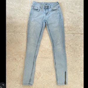 Låg midjade jeans  - Storlek xs