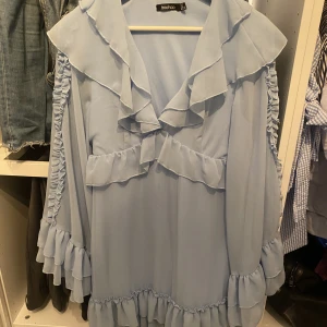 Helt ny ljusblå klänning  - Helt ny aldrig använd. 