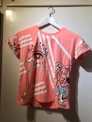 Kenzo t-shirt - Cool färg bra skick barnstorkek