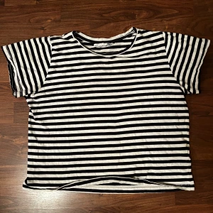 Fin tshirt - Basic randig tshirt stotlek S eller M