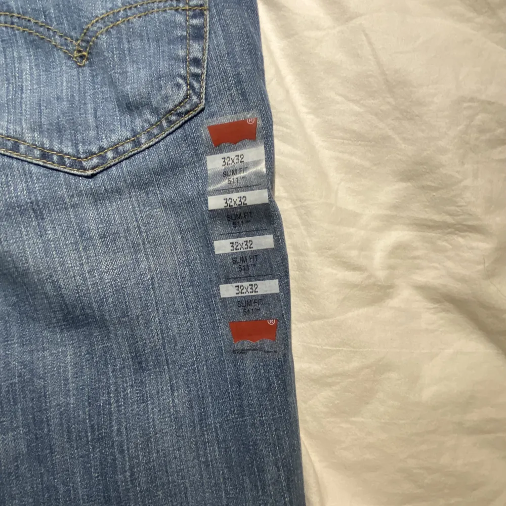 Ett par levi’s jeans i storlek 32x32 helt nya och oanvända!. Jeans & Byxor.