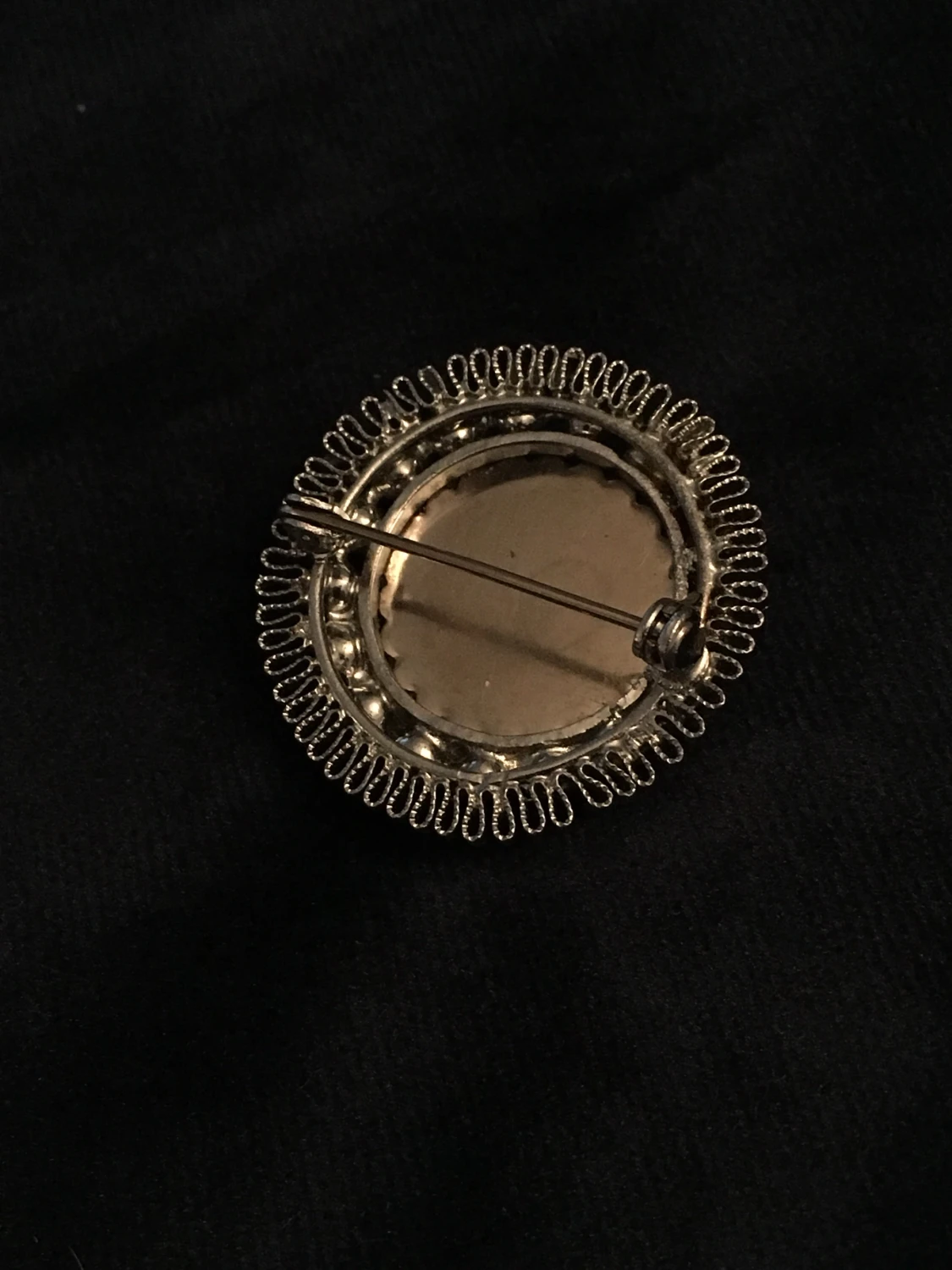 Brosch skimrande lila  - 90