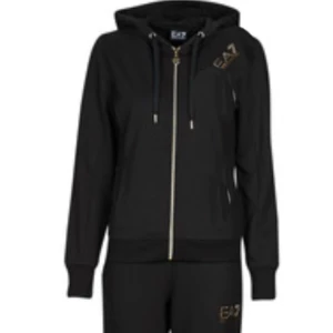 Ea7 dress  - Säljer min ea7 dress, väldigt fin  Orginal pris 1700 säljer för 200 Storlek xs/xxs  