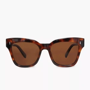 Chimi solglasögon  - Modell 005 i färgen tortoise. Har lite smårrepor men inget man tänker på. Skriv för fler bilder eller prisförslag. 