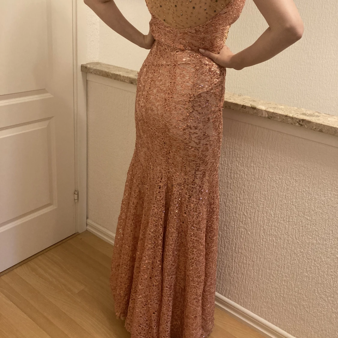 Vacker rosa långklänning - 90