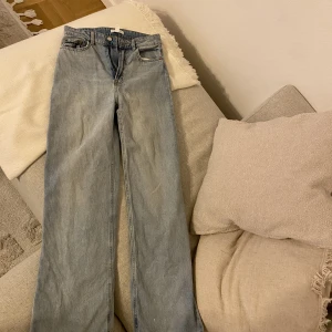 Jeans  - Jeans från H&M. Strl 36. 