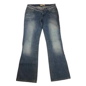 Lågmidjade jeans från Zara, köpte under tidigt 2000-tal nyskick