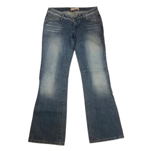 Lågmidjade jeans - Lågmidjade jeans från Zara, köpte under tidigt 2000-tal nyskick