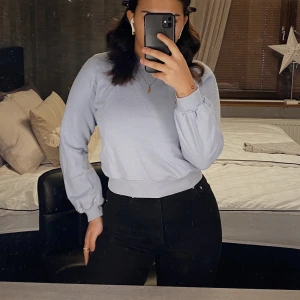 Tröja  - En blå tröja från other stories som jag har använt få gånger 