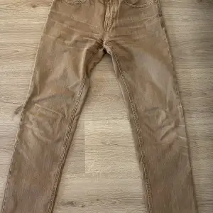 Beige/bruna jeans från Armani Exchange Straight fit Storlek 29 