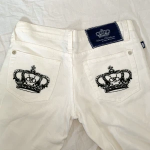 Victoriabeckham jeans - Använd köp nu! Midja:80 Innerben:77,5 🫶 passar inte mig så går inte att få bild på