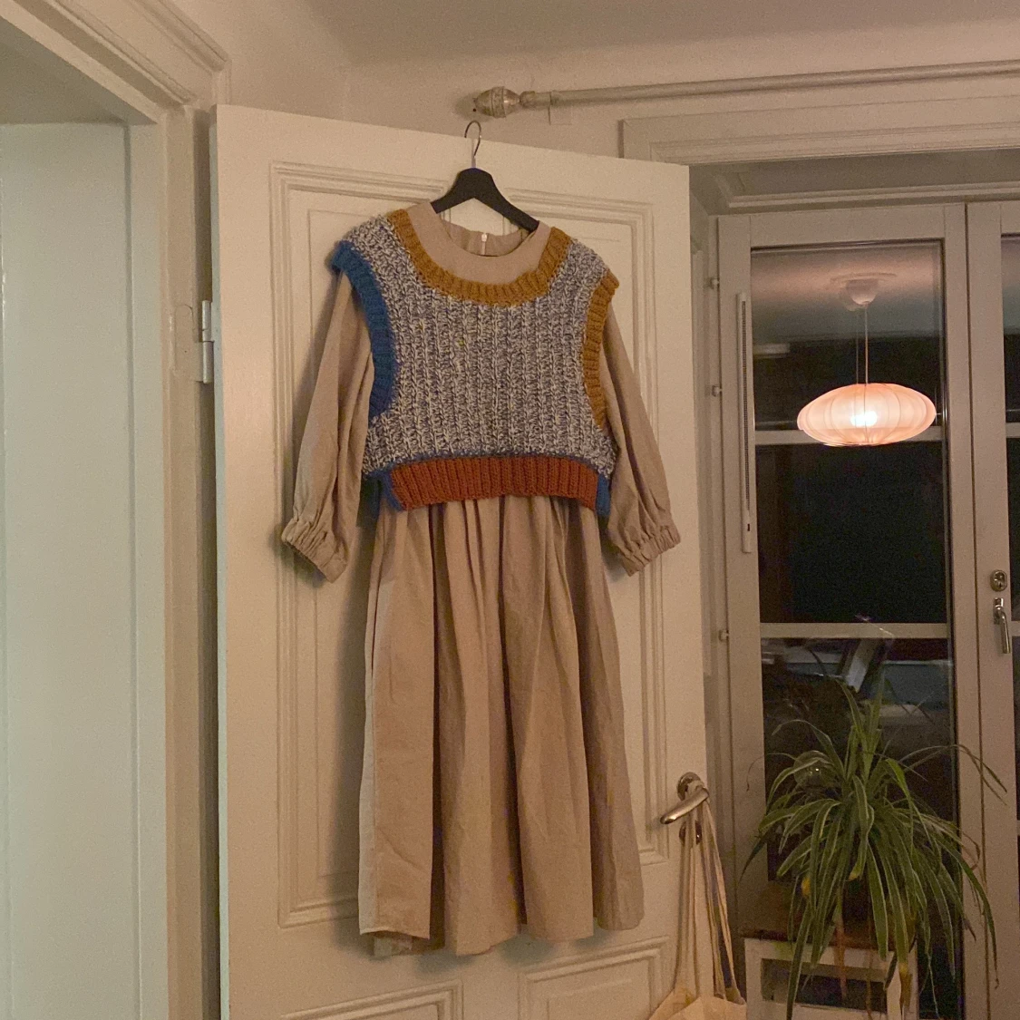 Virkad väst i återvunnet garn