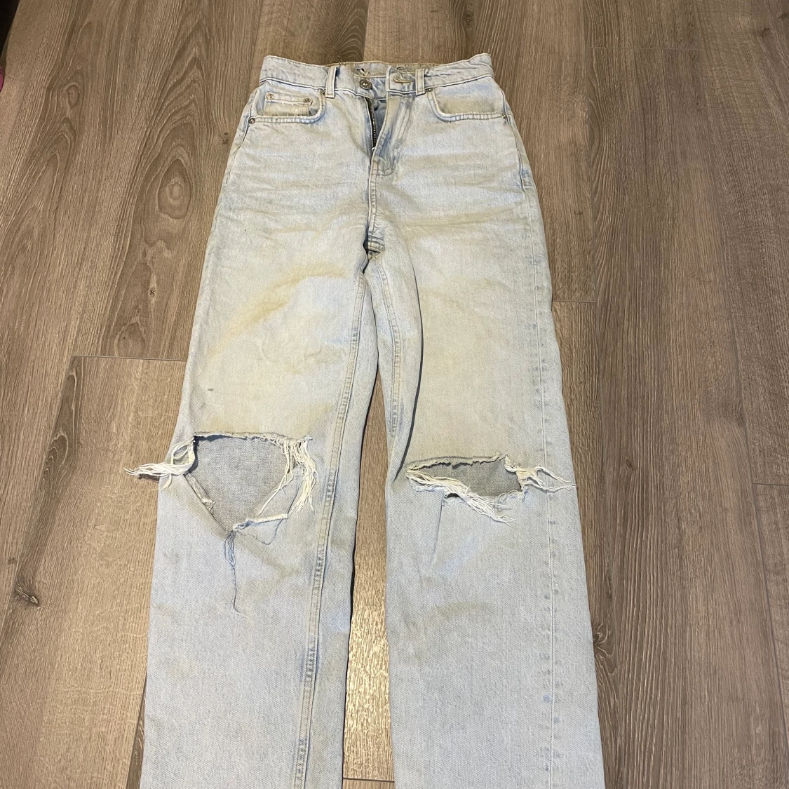 Ljus blå jeans 