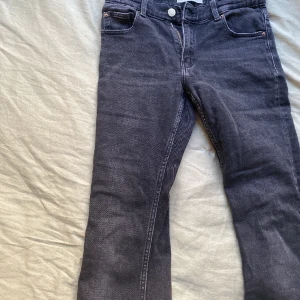 Svarta jeans! - Super fina svarta jeans
