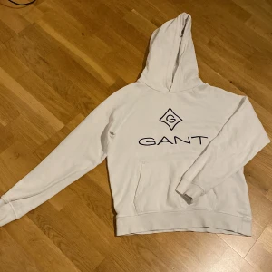 Gant Hoodie  - En nästan aldrig använd Hoodie från gant äkta. 