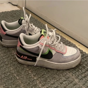 Nike air shadow - Felfritt å sköna å gå i :)