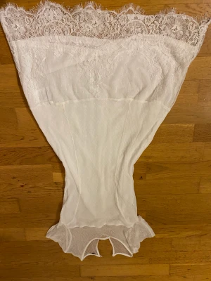 Fin klänning - Säljer min fina klänning då den inte kommer till användning! Otroligt söt och fin, passar allt från bal till fest. ❤️säg till för fler bilder!