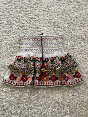 Stockholms kjol - Intresse koll på min kjol storlek S men sitter tajt e själv liten o dne sitter jätte fint ny pris 399kr 