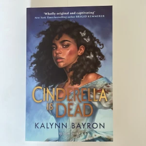 Cinderella is dead - Köpt fel böcker från Akademibokhandeln, har ej lästs eller öppnats. Helt nya En bok kostar 100  Två kostar 200