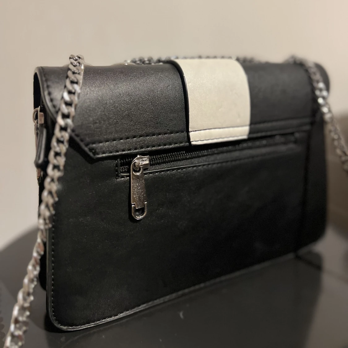 Väska med detaljer - 90