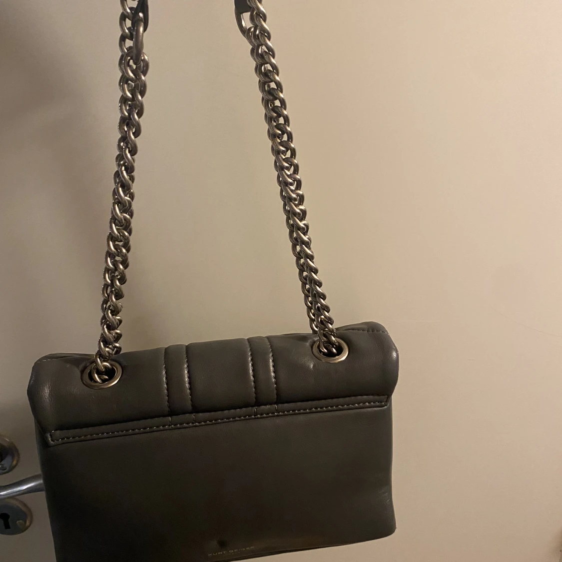 Grå kurtgeiger väska  - 91